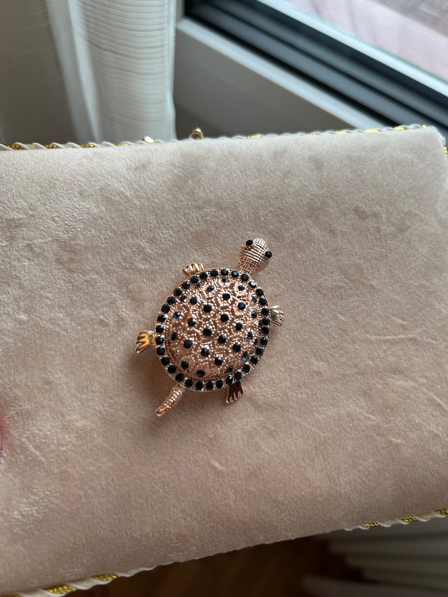 Midnight Sparkle Turtle Brooch – A Sparkling Tribute to the Night