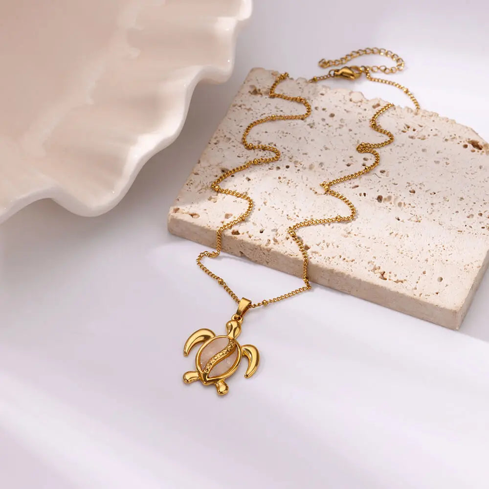 Golden Glow Turtle Pendant Necklace – Elegant Summer Jewelry for Women