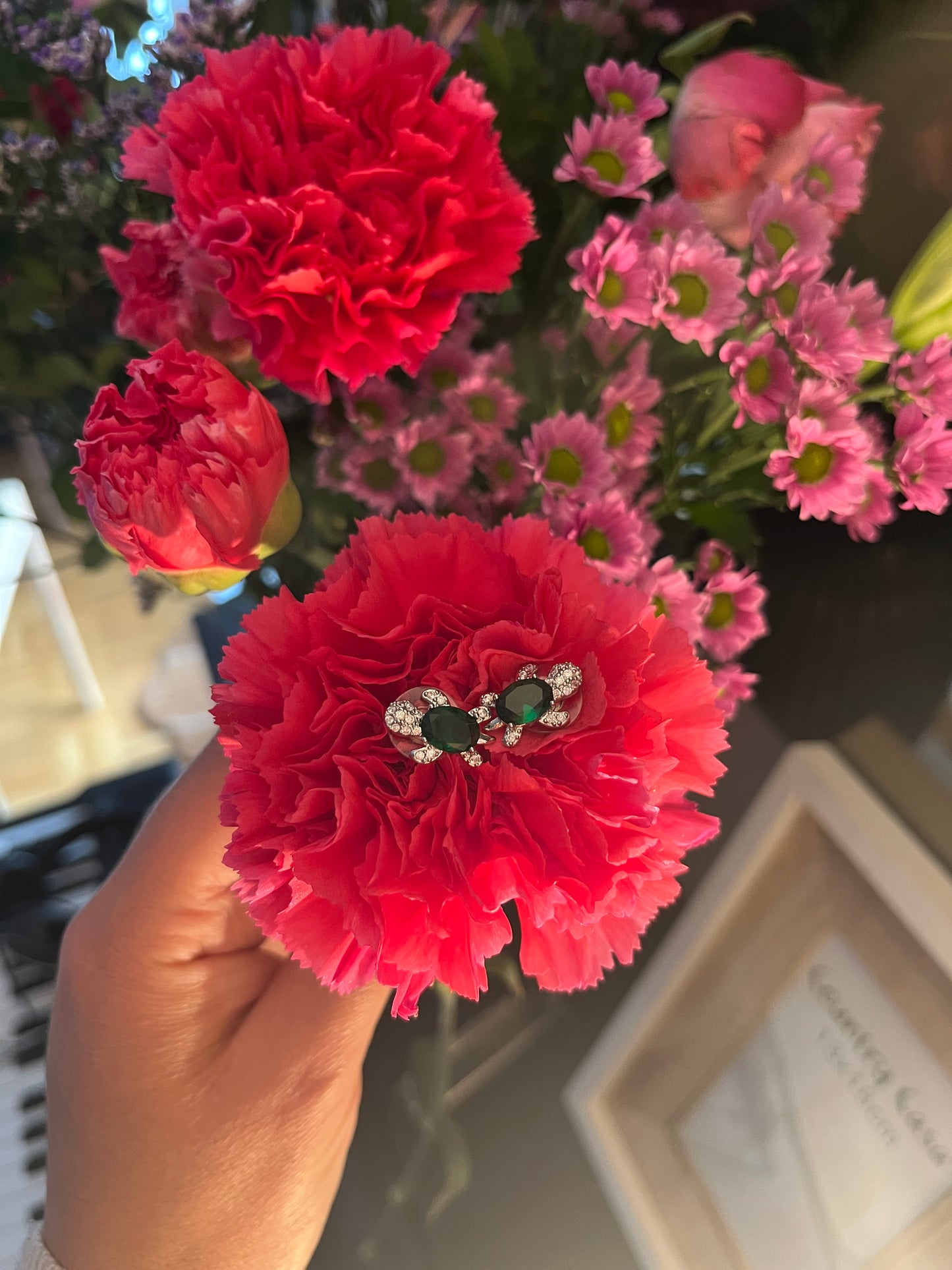 Emerald Glimmer Turtle Studs: Verdant Sparkle for Every Day