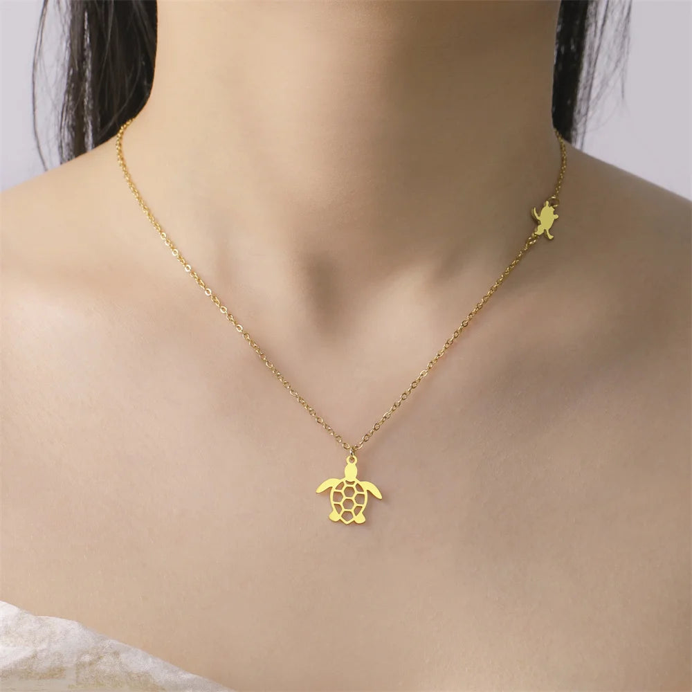 Stylish Sea Turtle Charm Necklace - Dual Layer Gold & Silver Edition