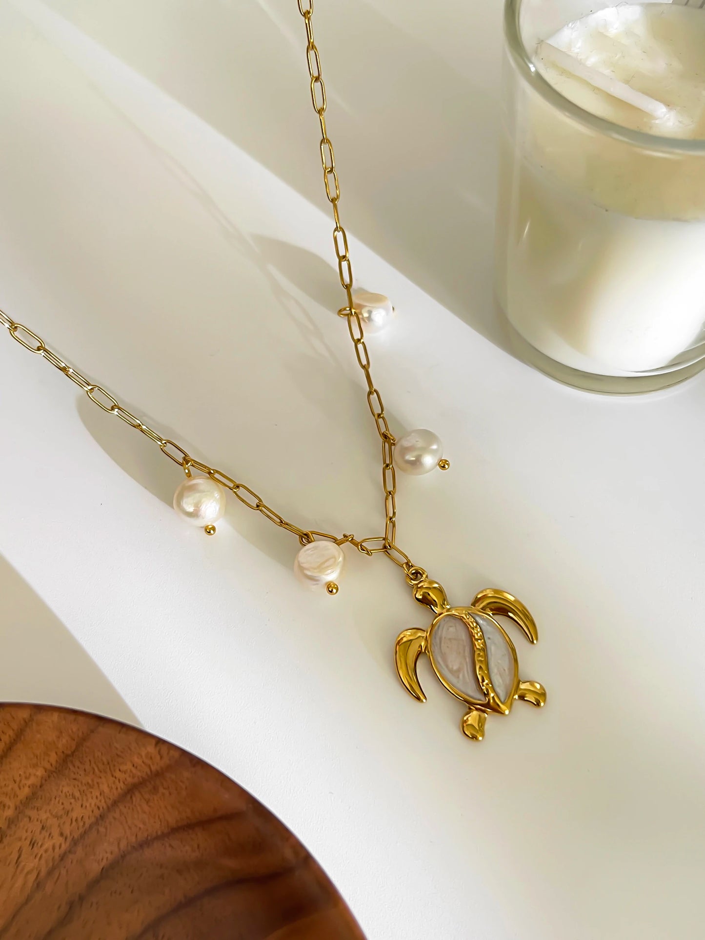 White Enamel Turtle & Pearl Pendant Necklace – Elegant Ocean-Inspired Jewelry