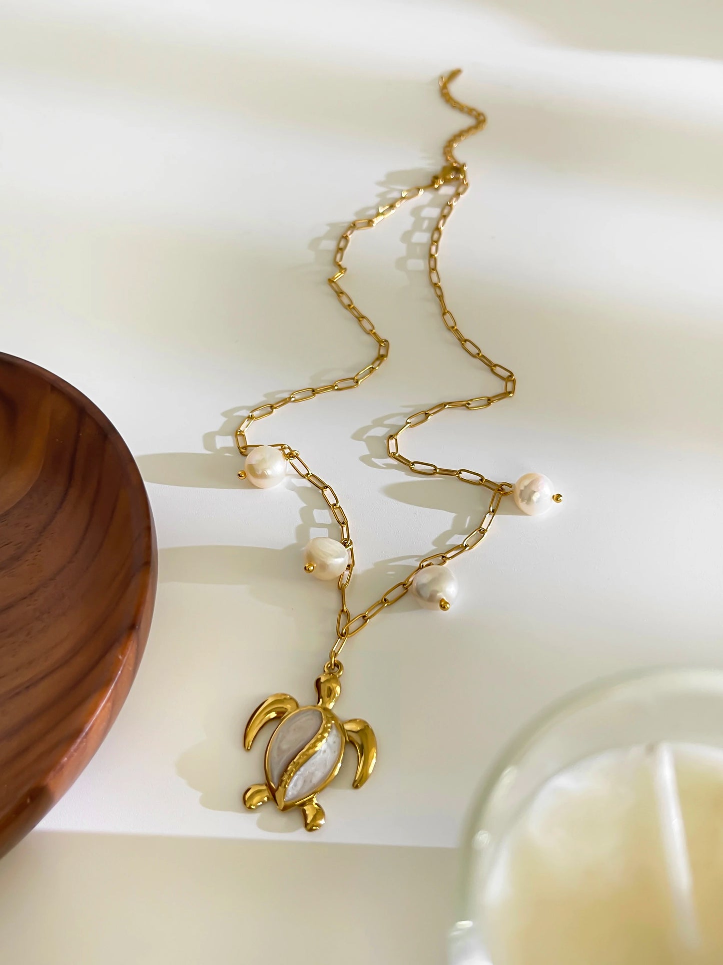 White Enamel Turtle & Pearl Pendant Necklace – Elegant Ocean-Inspired Jewelry